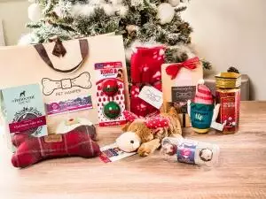 Christmas-Dog-Hamper-Signature-Deluxe-pet-hamper
